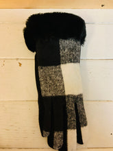 Load image into Gallery viewer, Gingham Pattern Gloves with Fur