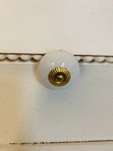 Load image into Gallery viewer, Ceramic Knobs - White and Ivory