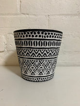 Load image into Gallery viewer, Black Planter Pot