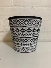 Load image into Gallery viewer, Black Planter Pot
